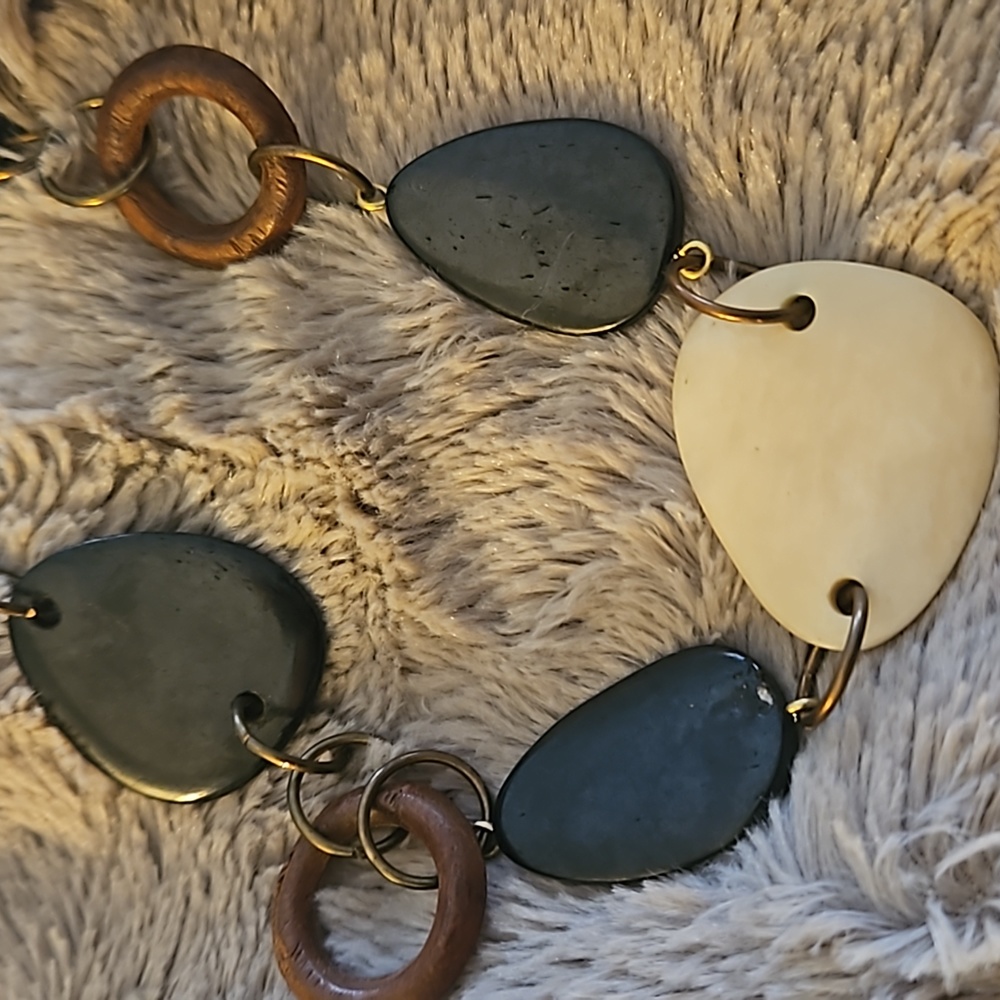 Necklace - Picture 2 of 2